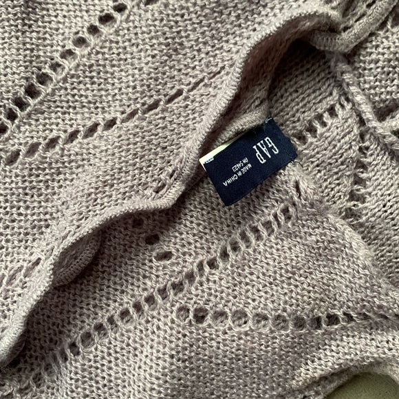 Gap Lavender Purple Crochet Knit Scarf Ruffle Edge - Picture 3 of 11
